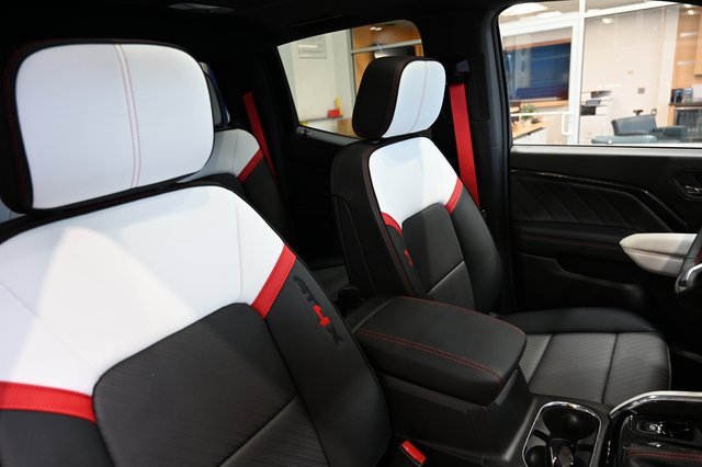 New 2026 GMC Canyon AT4X image 10