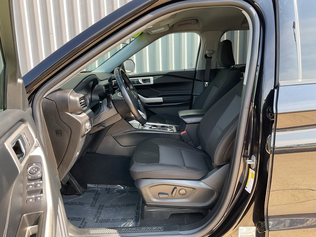 Used 2022 Ford Explorer XLT image 8