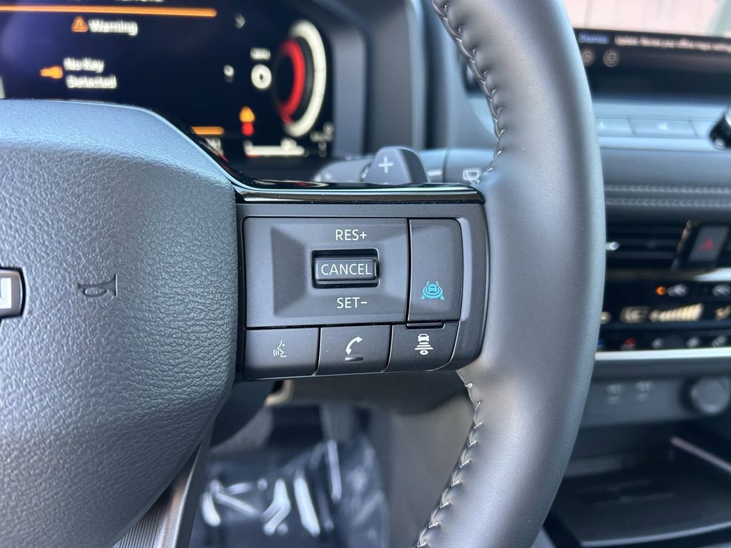 Used 2025 Nissan Rogue SL w/ SL Premium Package image 28