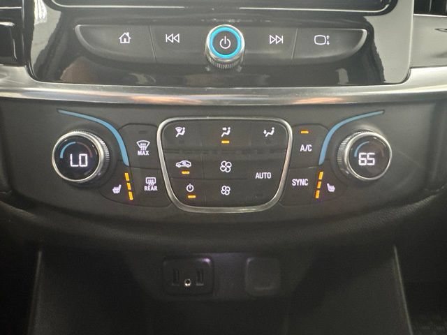 Used 2023 Chevrolet Traverse LT FWD image 17