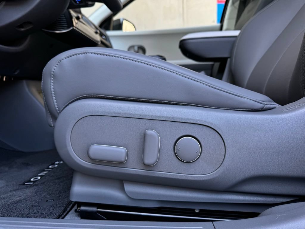 New 2025 Hyundai Ioniq 5 SEL RWD image 7