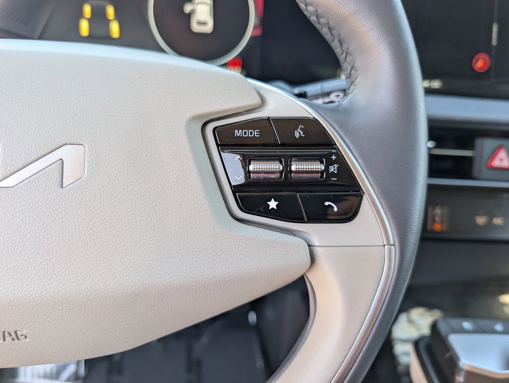 Used 2024 Kia EV6 Wind image 25