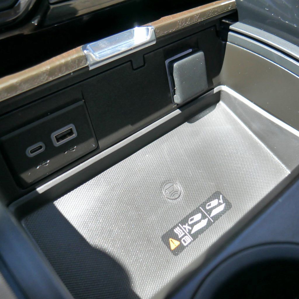 Used 2023 GMC Yukon XL Denali image 60