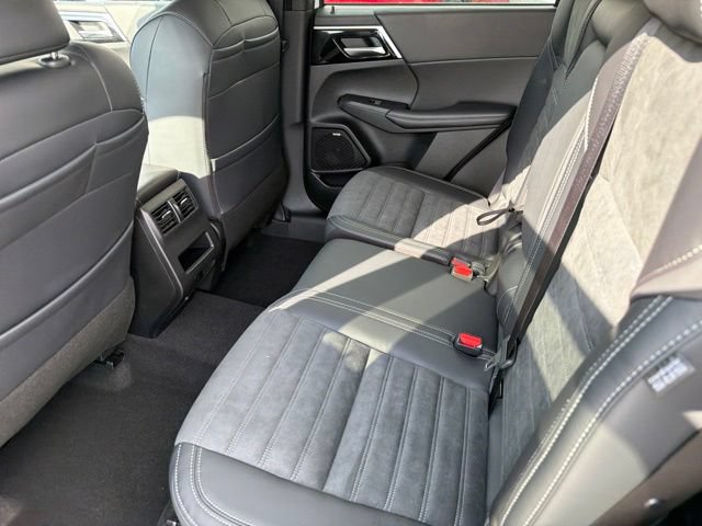 New 2026 Mitsubishi Outlander SE FWD image 18