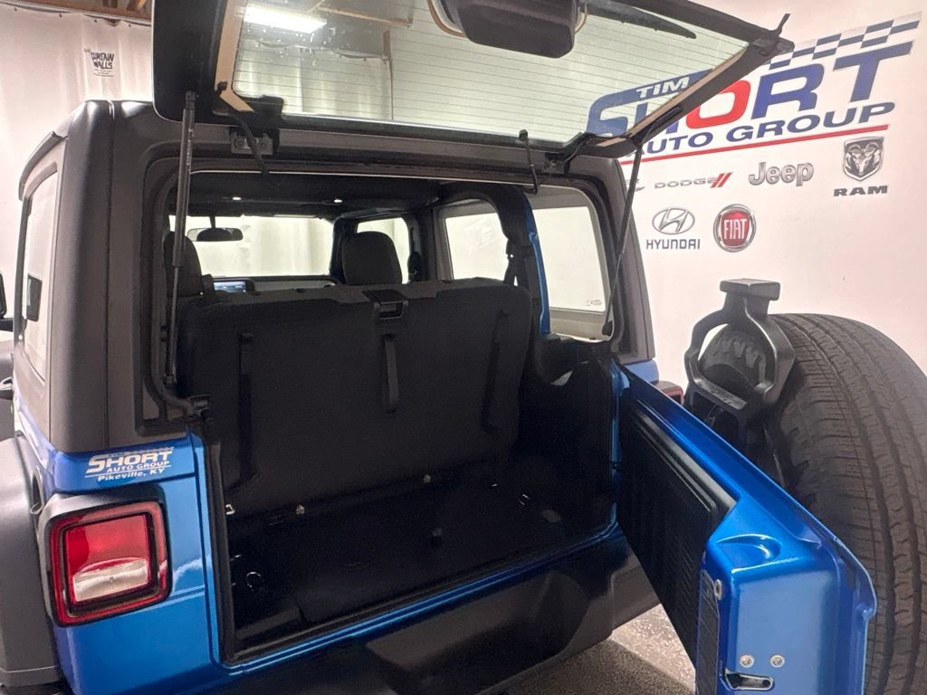 Used 2026 Jeep Wrangler Sport AWD/4WD image 18