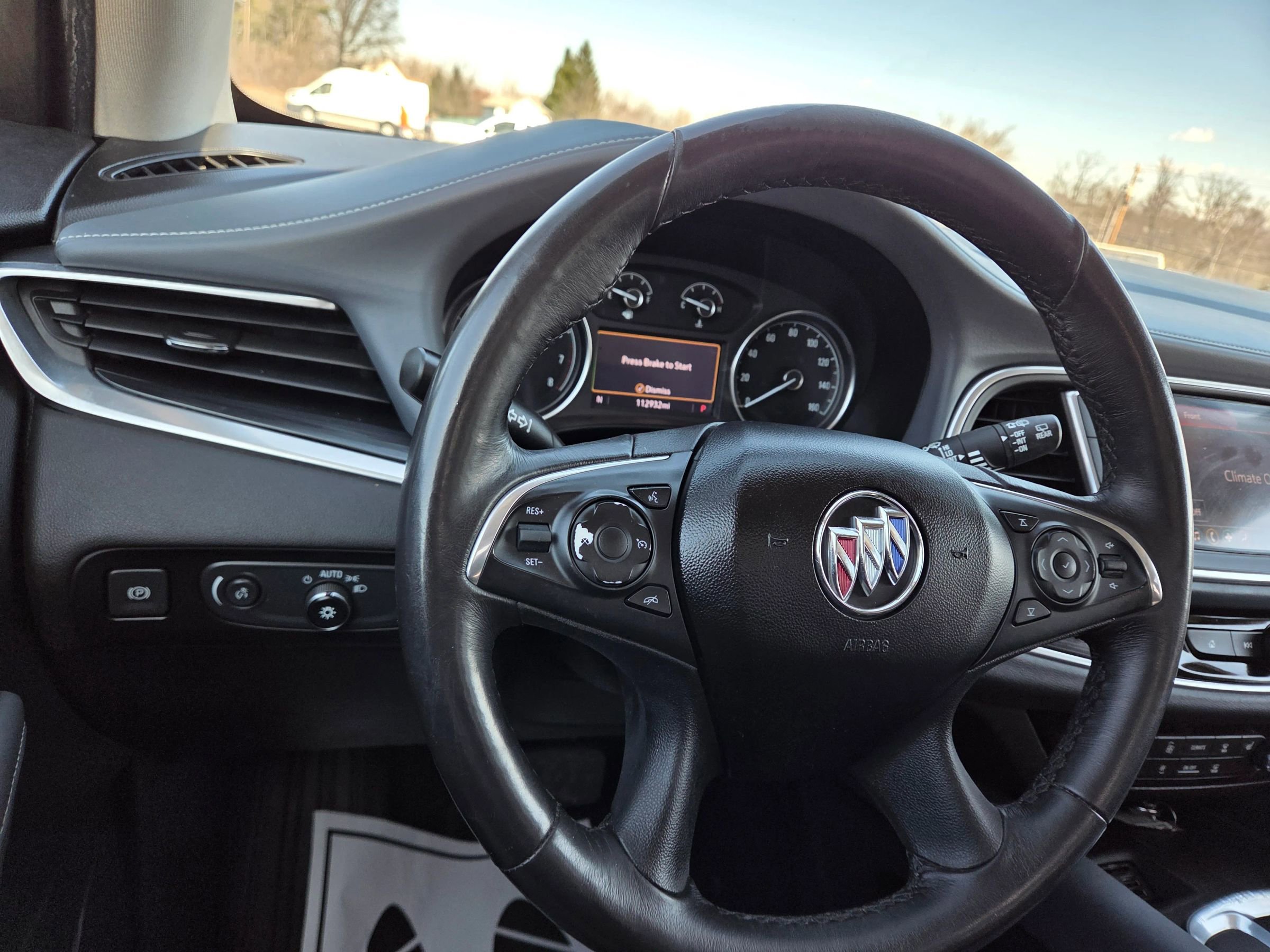 Used 2020 Buick Enclave Essence image 27