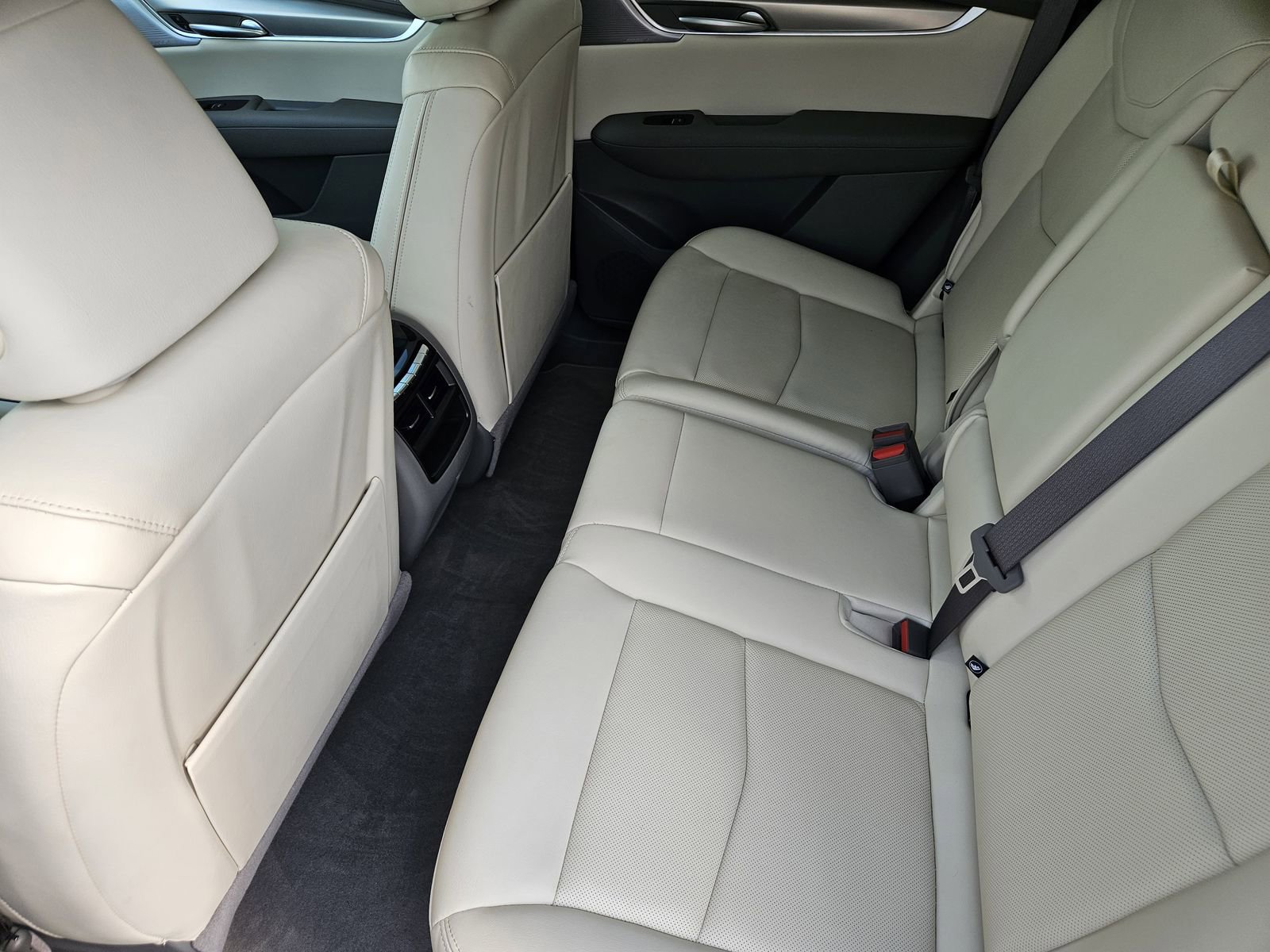 New 2026 Cadillac XT5 Premium Luxury w/ Driver Assist Package FWD image 27