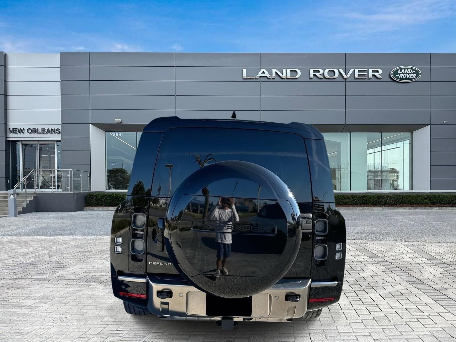 New 2024 Land Rover Defender 130 X image 4