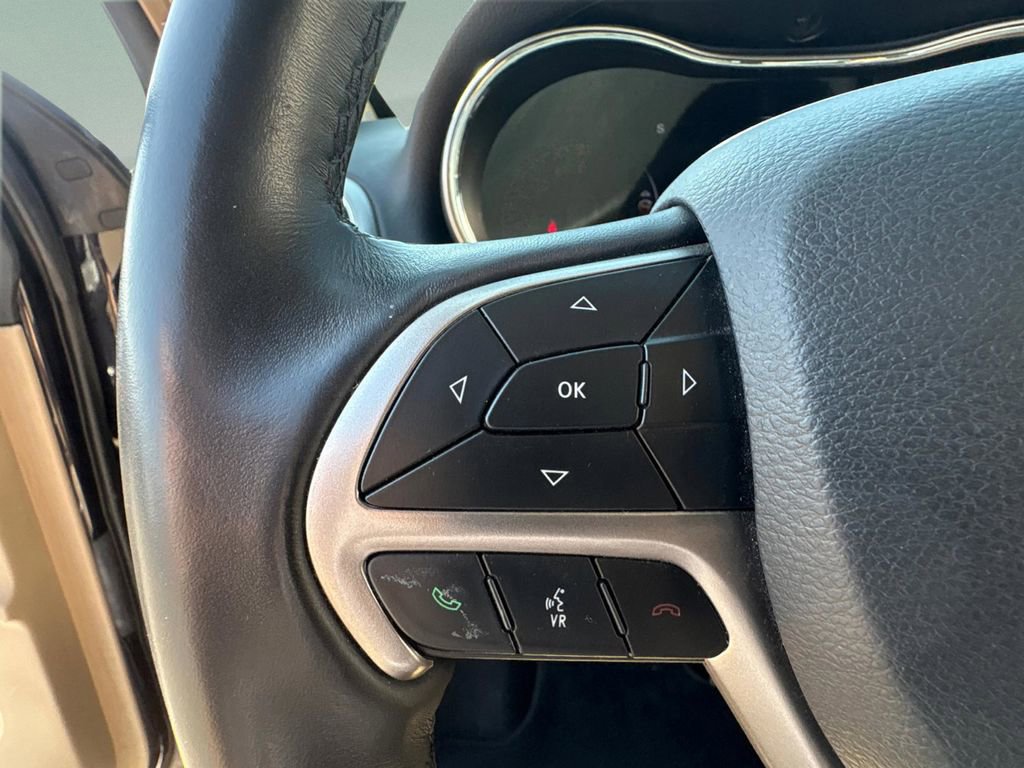 Used 2019 Jeep Grand Cherokee Limited AWD/4WD image 20