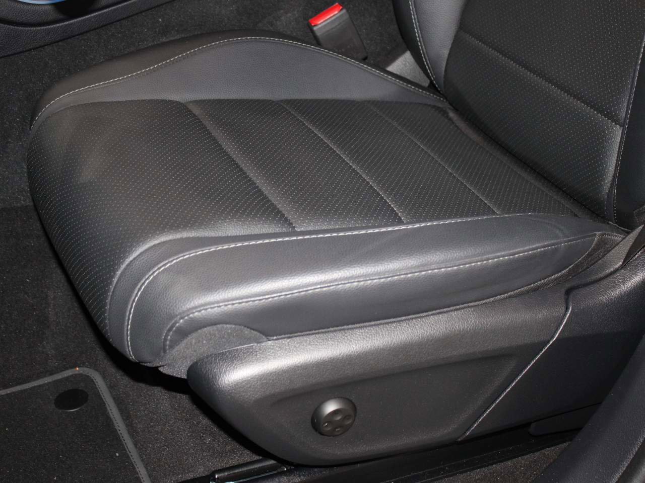 Used 2024 Mercedes-Benz GLE 350 GLE 350 4MATIC image 13