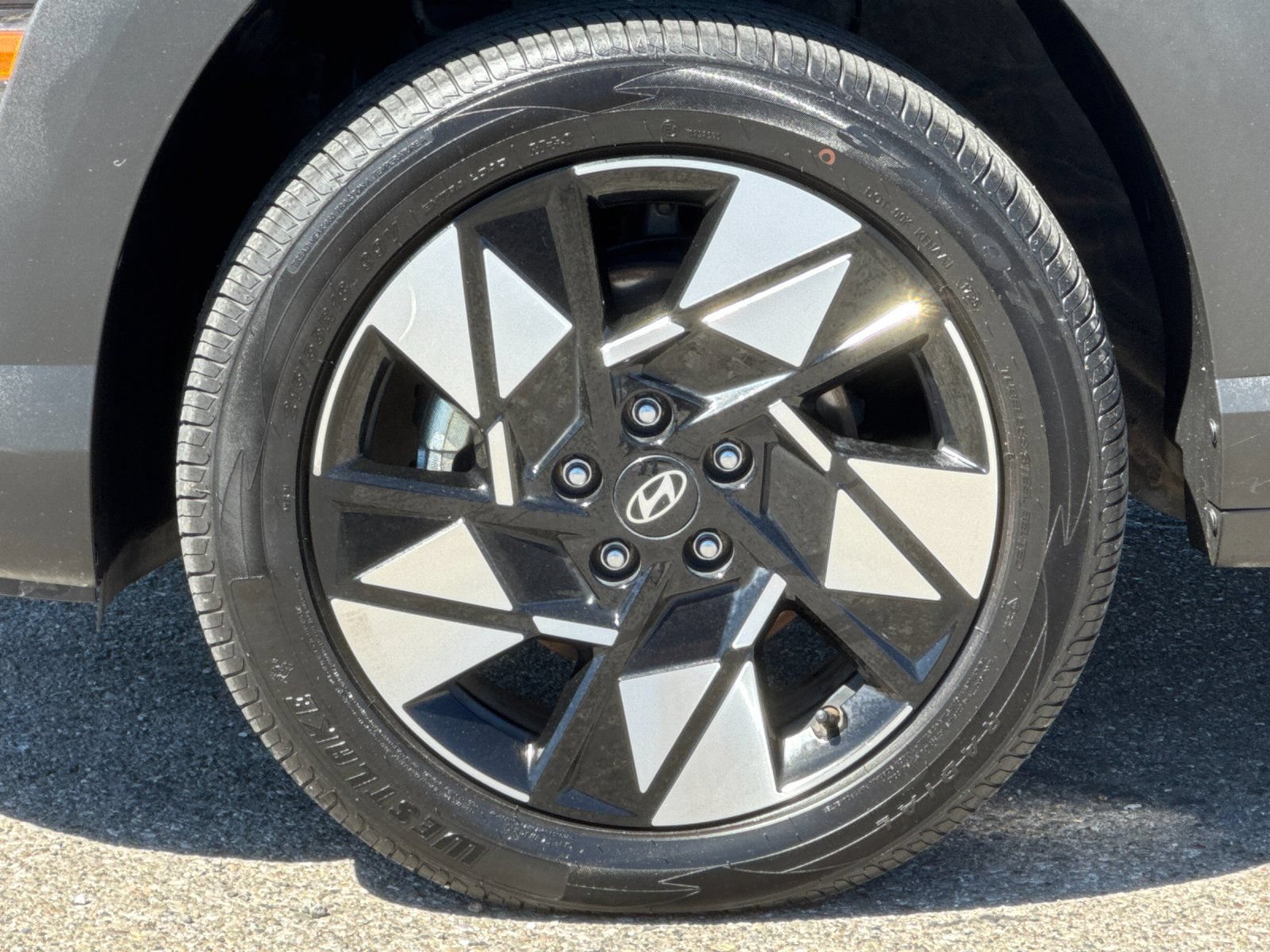 Used 2025 Hyundai Kona SEL AWD/4WD image 35