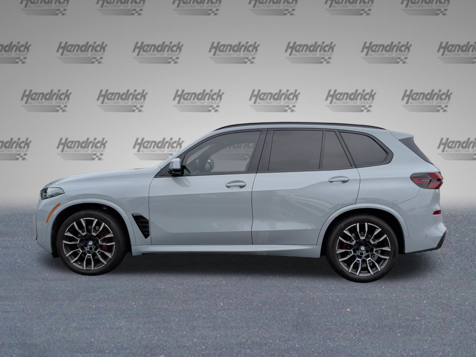 Certified 2024 BMW X5 xDrive40i w/ M Sport Package AWD/4WD image 10
