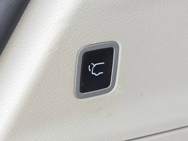 Used 2022 Chrysler Pacifica Touring-L image 19