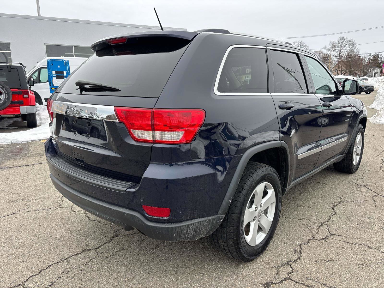 Used 2012 Jeep Grand Cherokee Laredo image 3