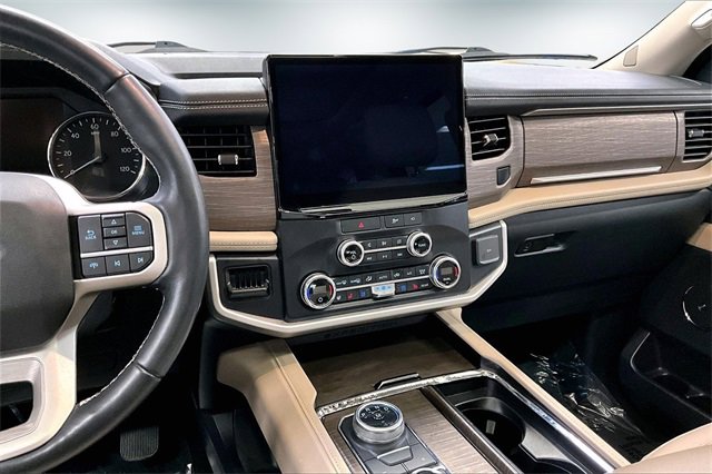 Used 2022 Ford Expedition Limited image 11