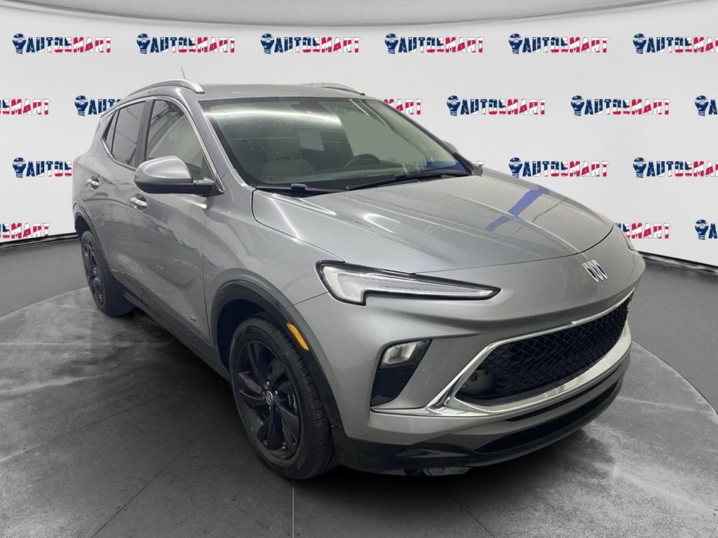 Used 2025 Buick Encore GX Sport Touring image 1