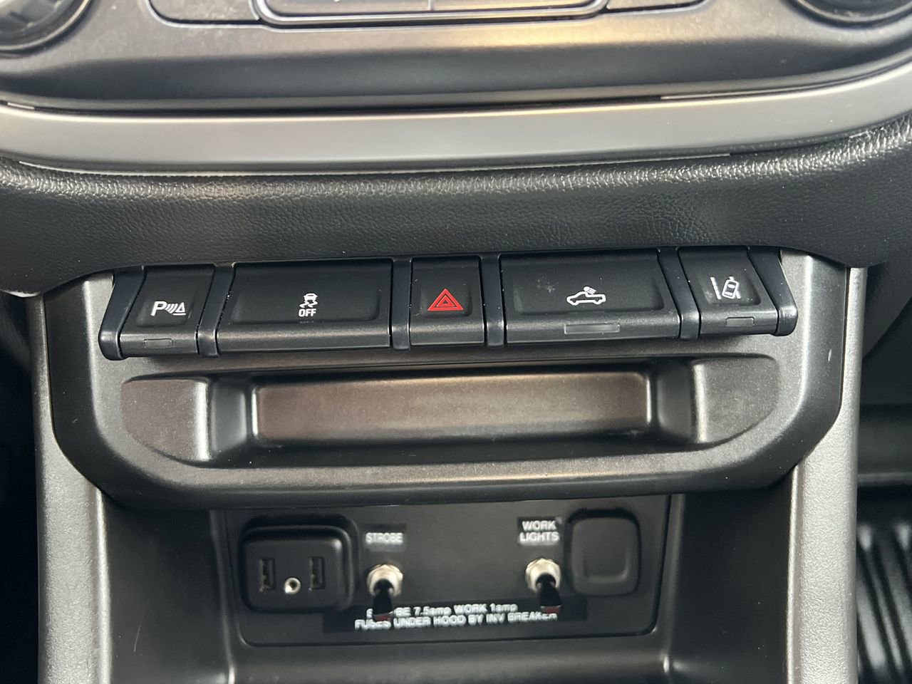 Used 2022 Chevrolet Colorado LT w/ Fleet Safety Package image 6