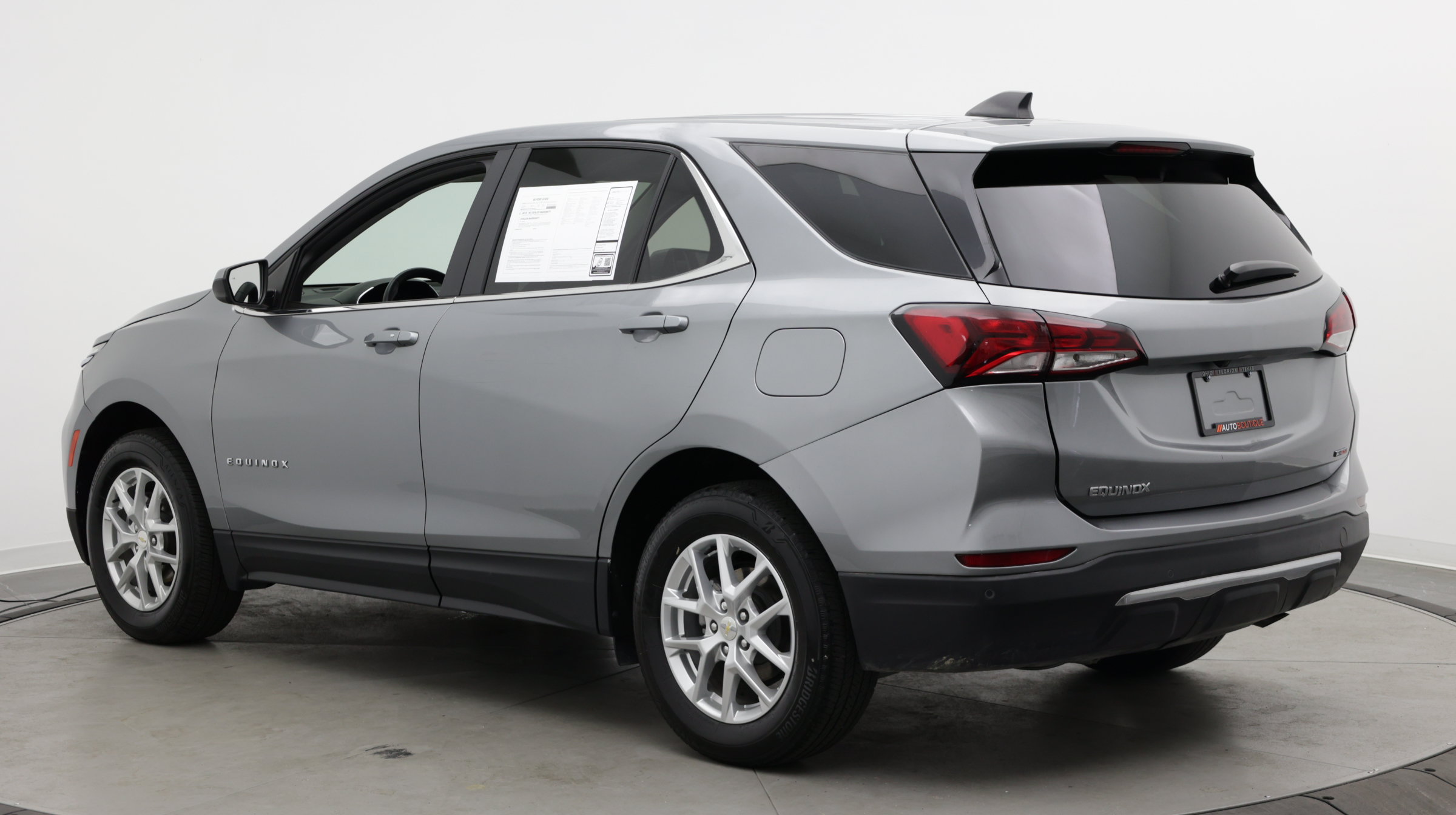 Used 2024 Chevrolet Equinox LT AWD/4WD image 4