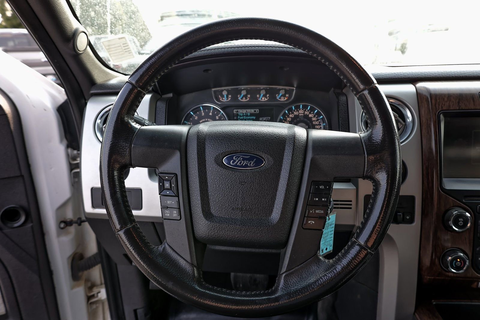 Used 2014 Ford F150 Lariat w/ Equipment Group 502A Luxury AWD/4WD image 13