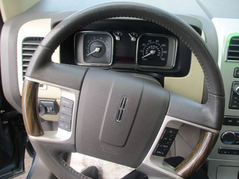 Used 2010 Lincoln MKX AWD image 13