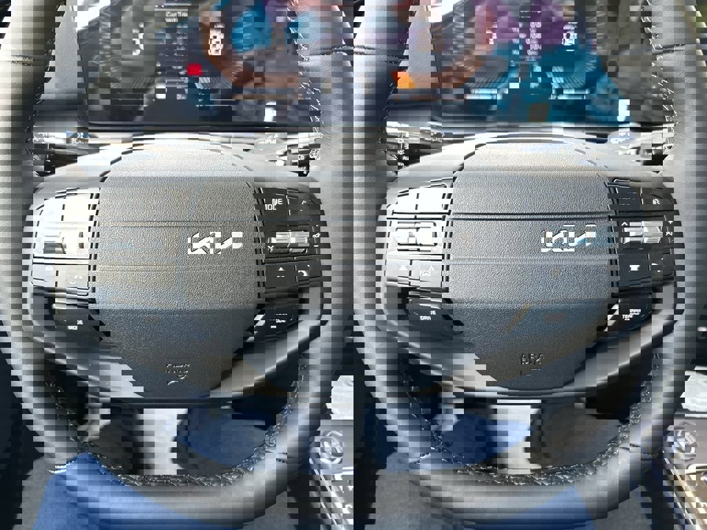 New 2026 Kia Sportage EX image 25