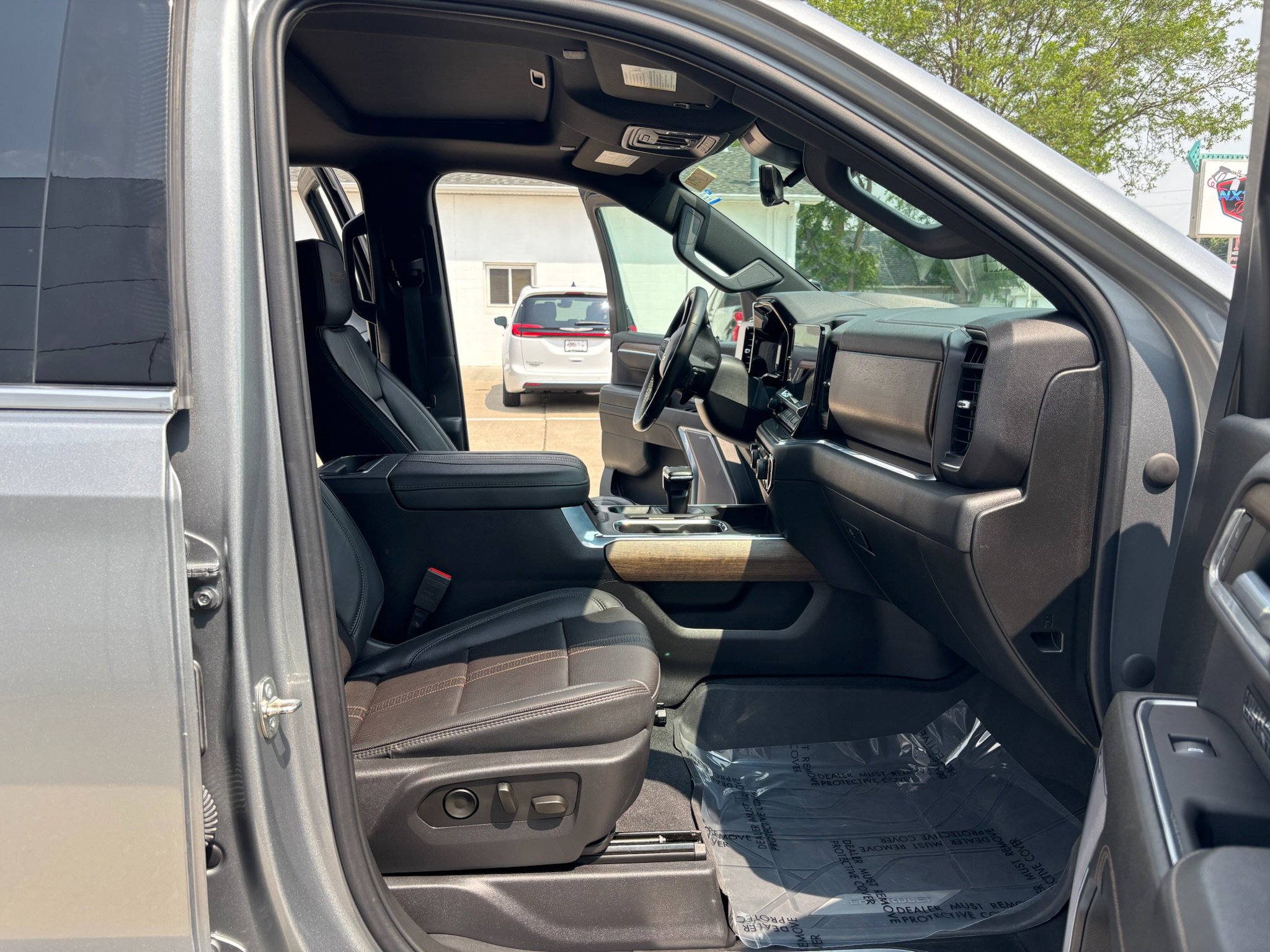 Used 2023 Chevrolet Silverado 1500 High Country w/ High Country Premium Package image 27