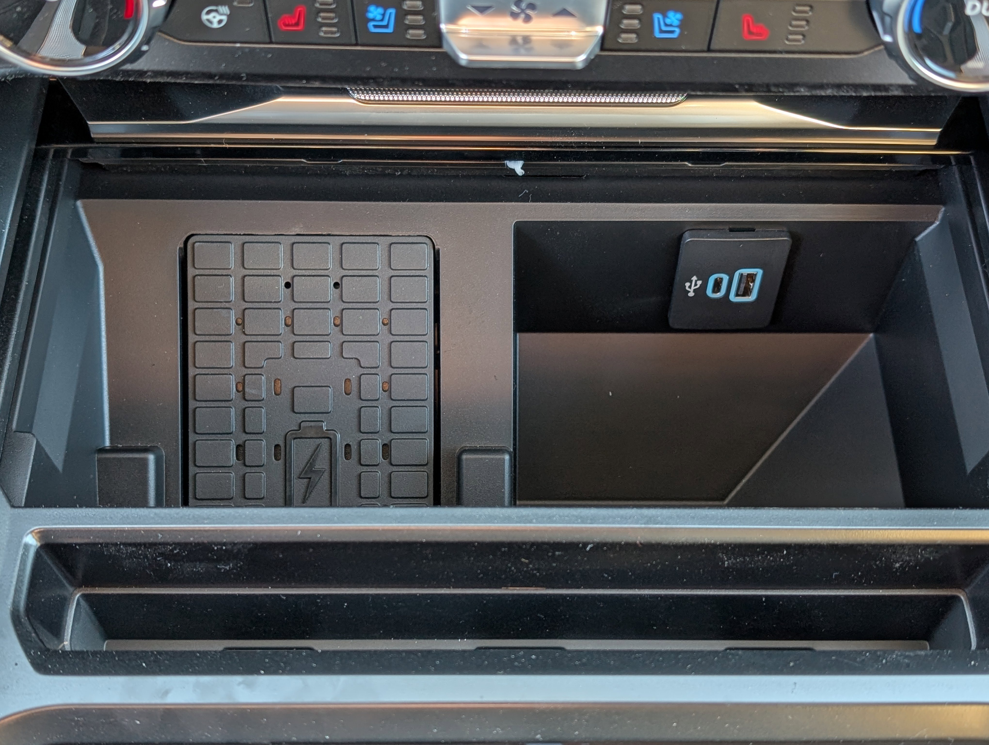 New 2026 Ford F450 Platinum w/ Platinum Plus Package image 29