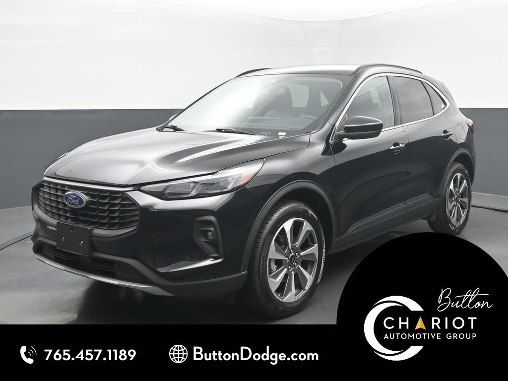 Used 2025 Ford Escape Platinum AWD/4WD image 1