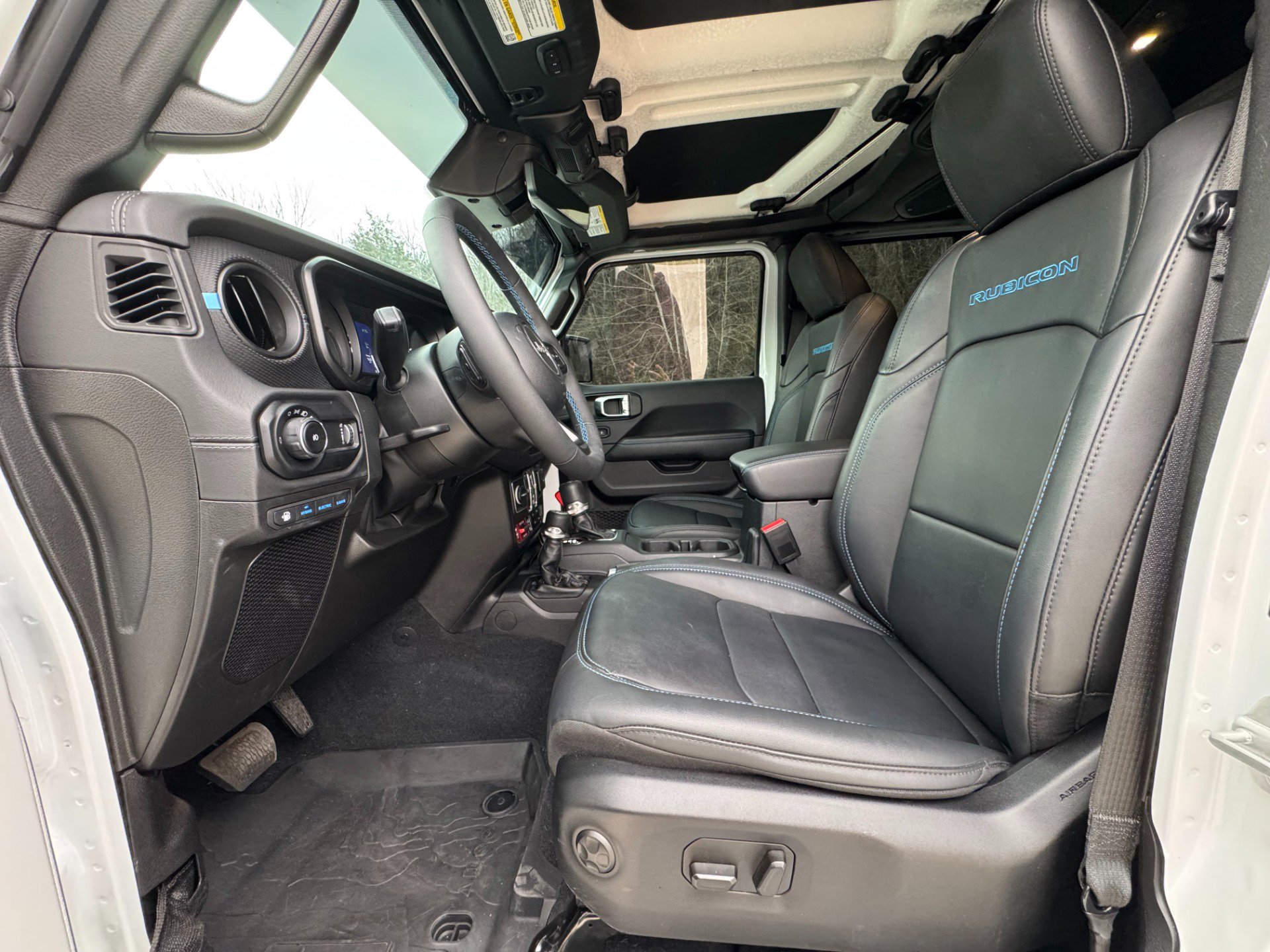 Used 2025 Jeep Wrangler Unlimited Rubicon 4xe image 10
