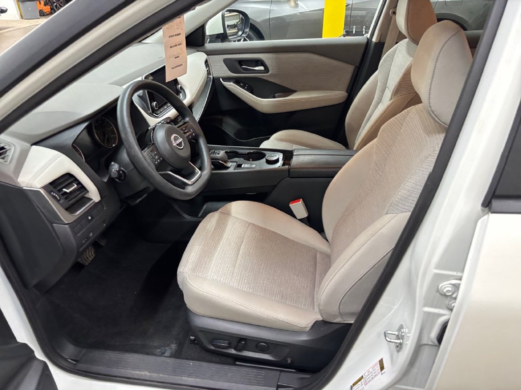 Used 2023 Nissan Rogue SV AWD/4WD image 10