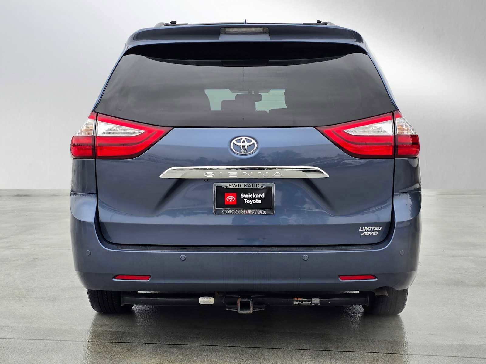 Used 2017 Toyota Sienna Limited Premium AWD/4WD image 4