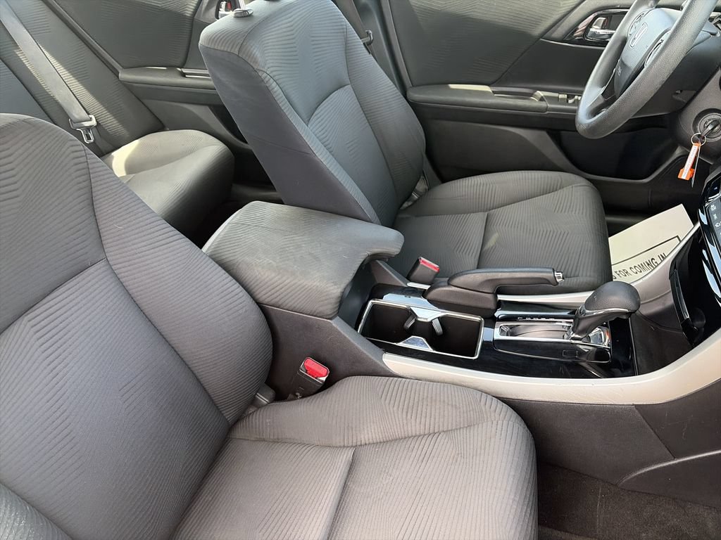 Used 2017 Honda Accord LX image 30