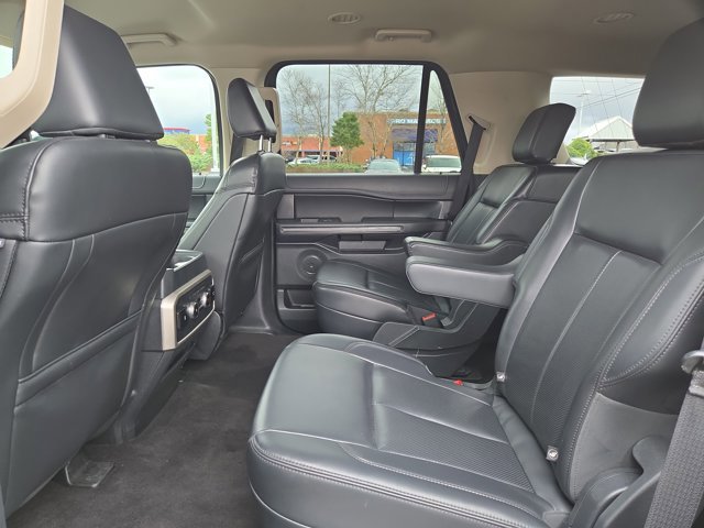 Used 2023 Ford Expedition XLT image 15