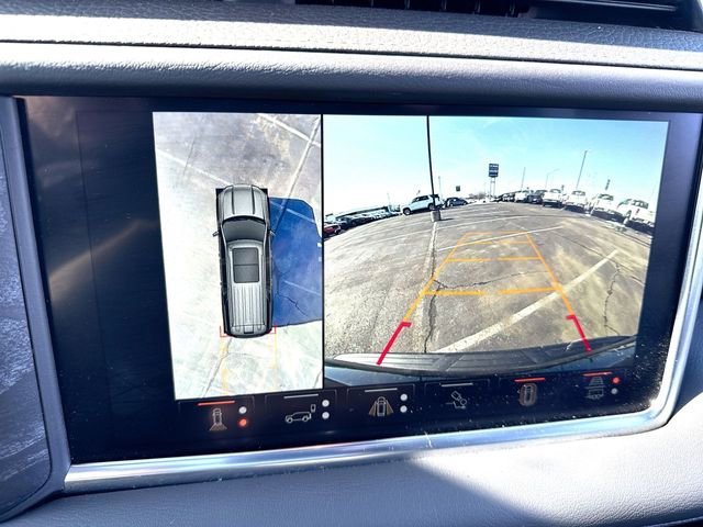 Used 2024 GMC Yukon Denali w/ Advanced Technology Package image 17