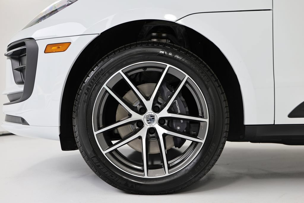 New 2026 Porsche Macan AWD/4WD image 12