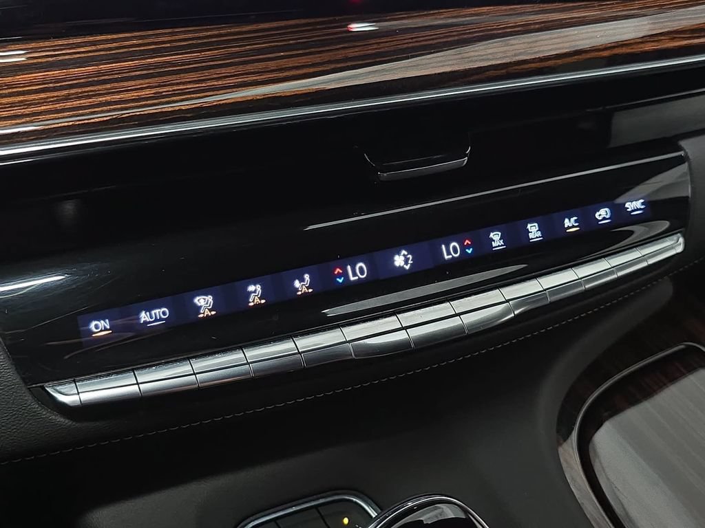 Used 2023 Cadillac Escalade ESV Luxury AWD/4WD image 19