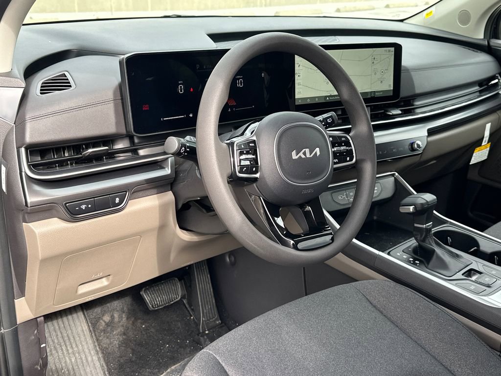 New 2026 Kia Carnival LX FWD image 17
