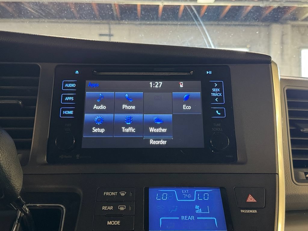 Used 2015 Toyota Sienna LE AWD/4WD image 19