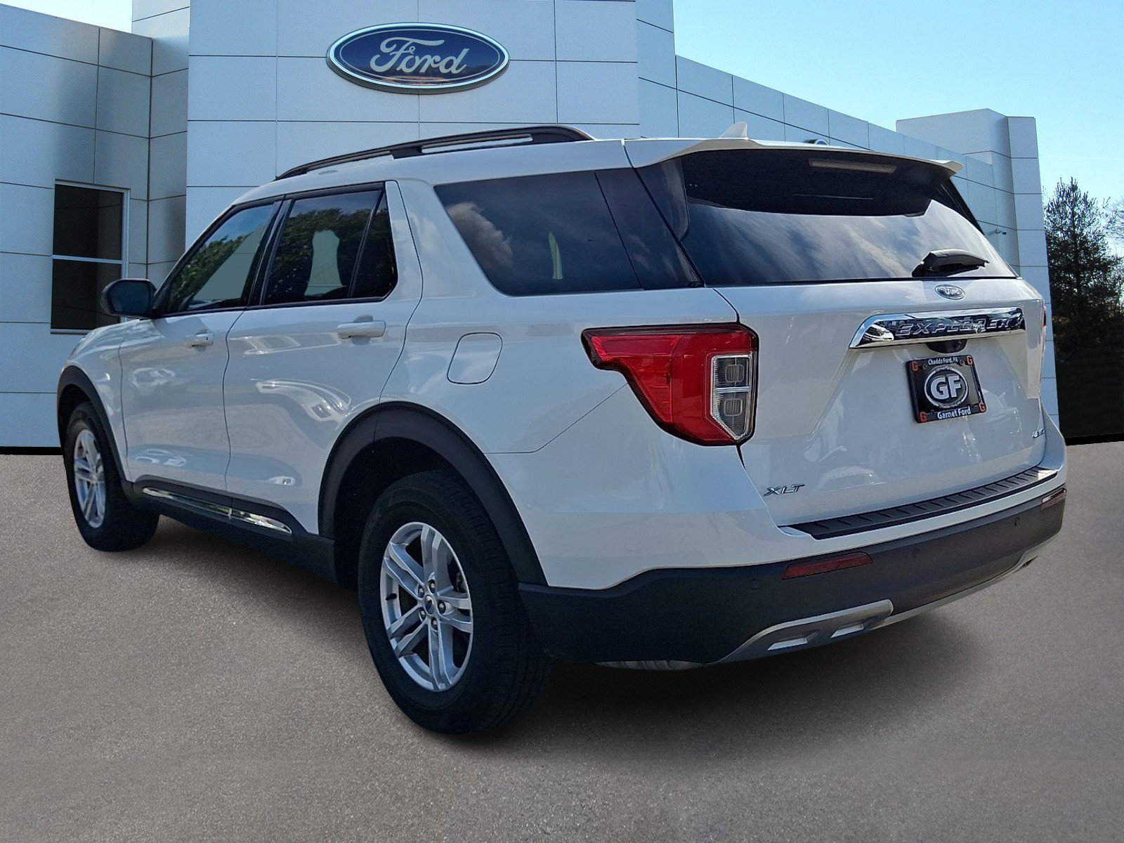 Certified 2023 Ford Explorer XLT w/ Equipment Group 202A AWD/4WD image 5