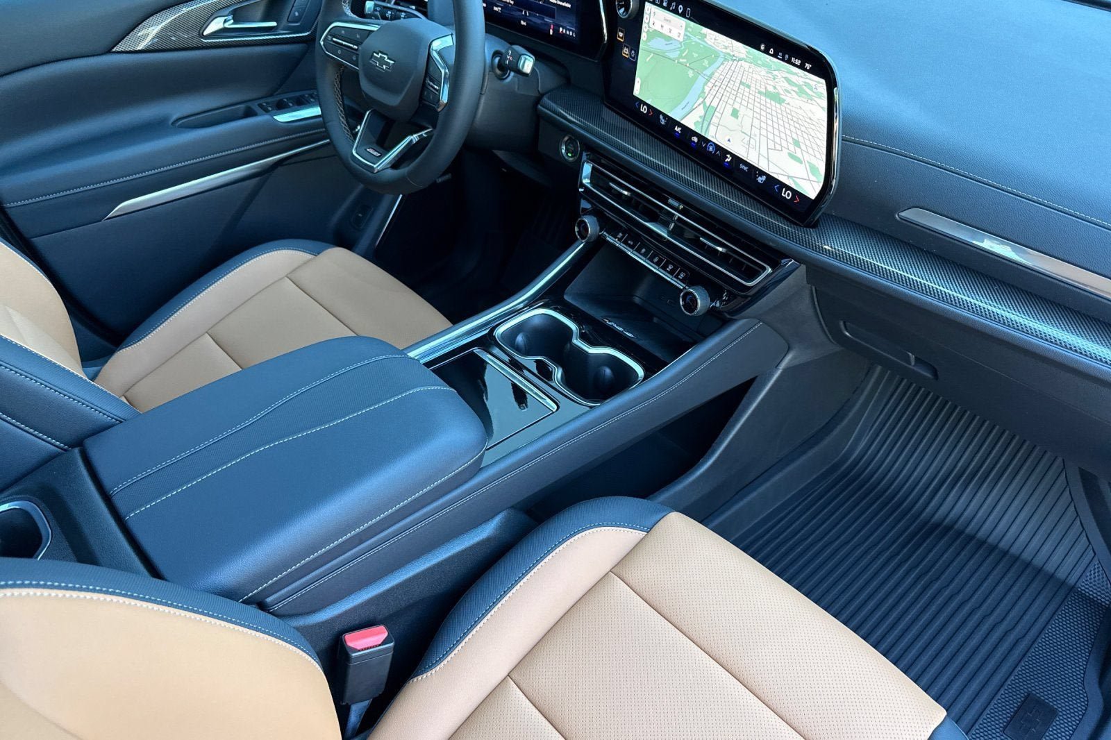 New 2027 Chevrolet Traverse Z71 w/ Enhanced Driving Package AWD/4WD image 14