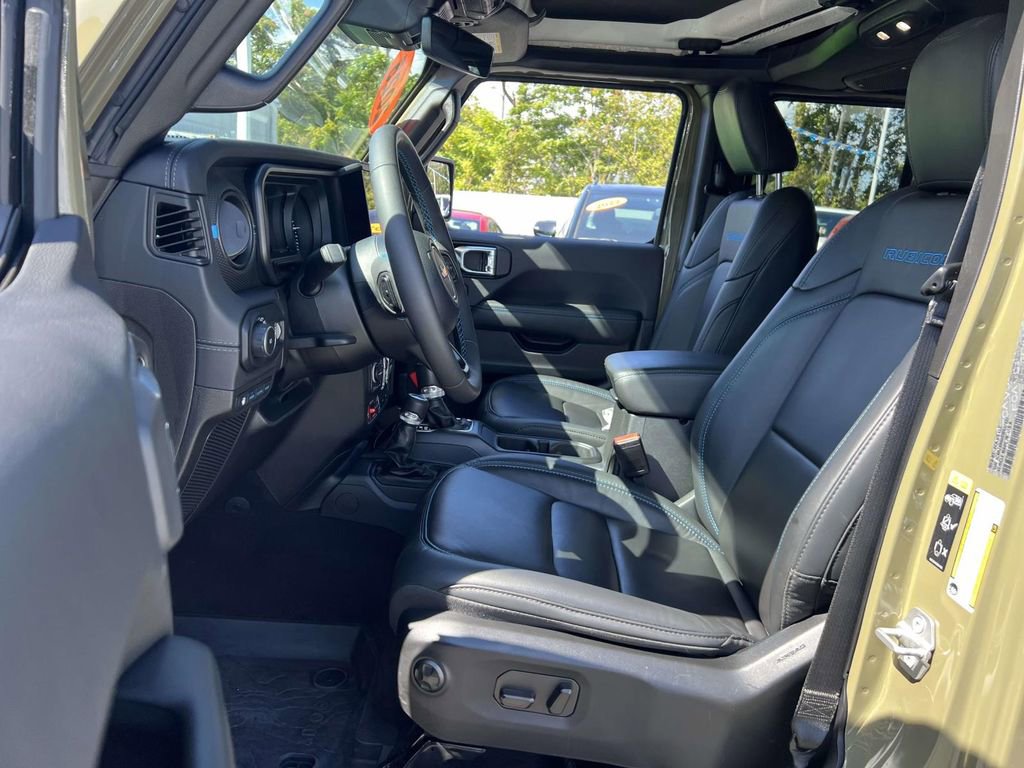 Used 2025 Jeep Wrangler Unlimited Rubicon 4xe w/ Technology Group image 16