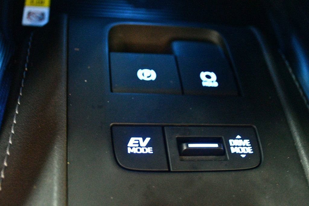 Used 2022 Toyota Venza XLE image 67