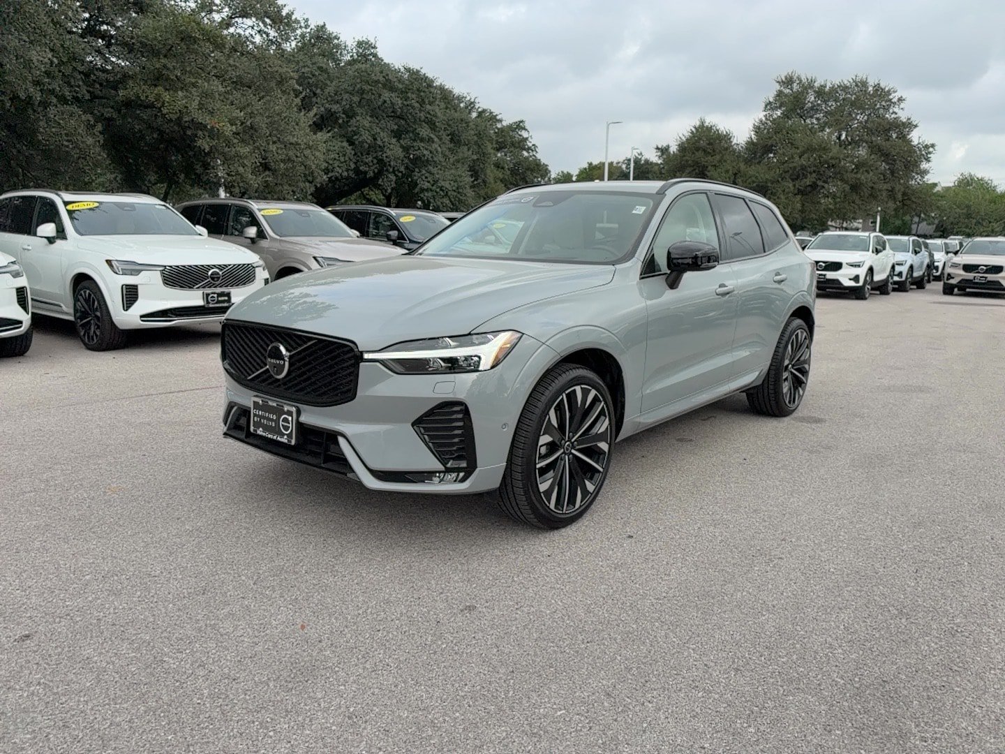 Certified 2026 Volvo XC60 B5 Ultra AWD/4WD image 2