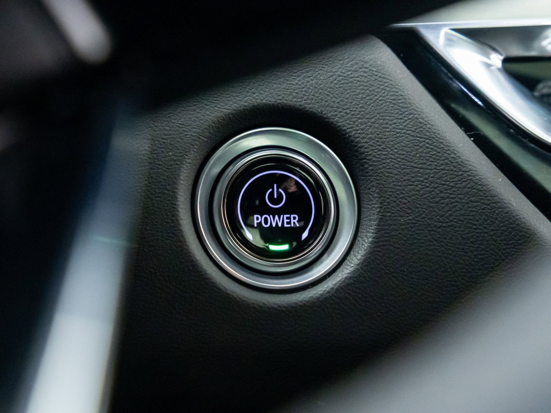 Certified 2024 Cadillac Lyriq Luxury w/ LPO, Floor Liner Package image 24