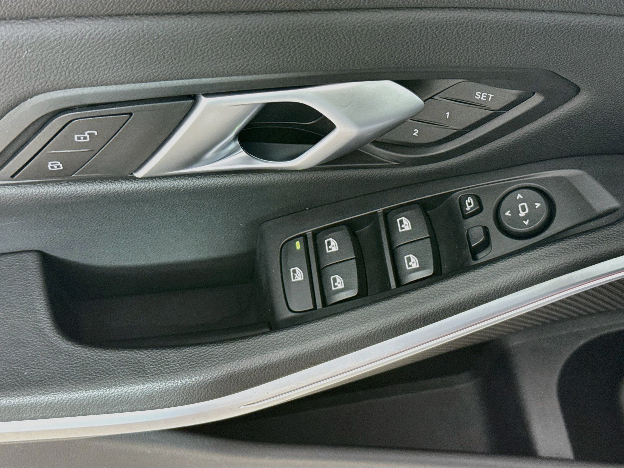 Used 2025 BMW 330i Sedan RWD image 21