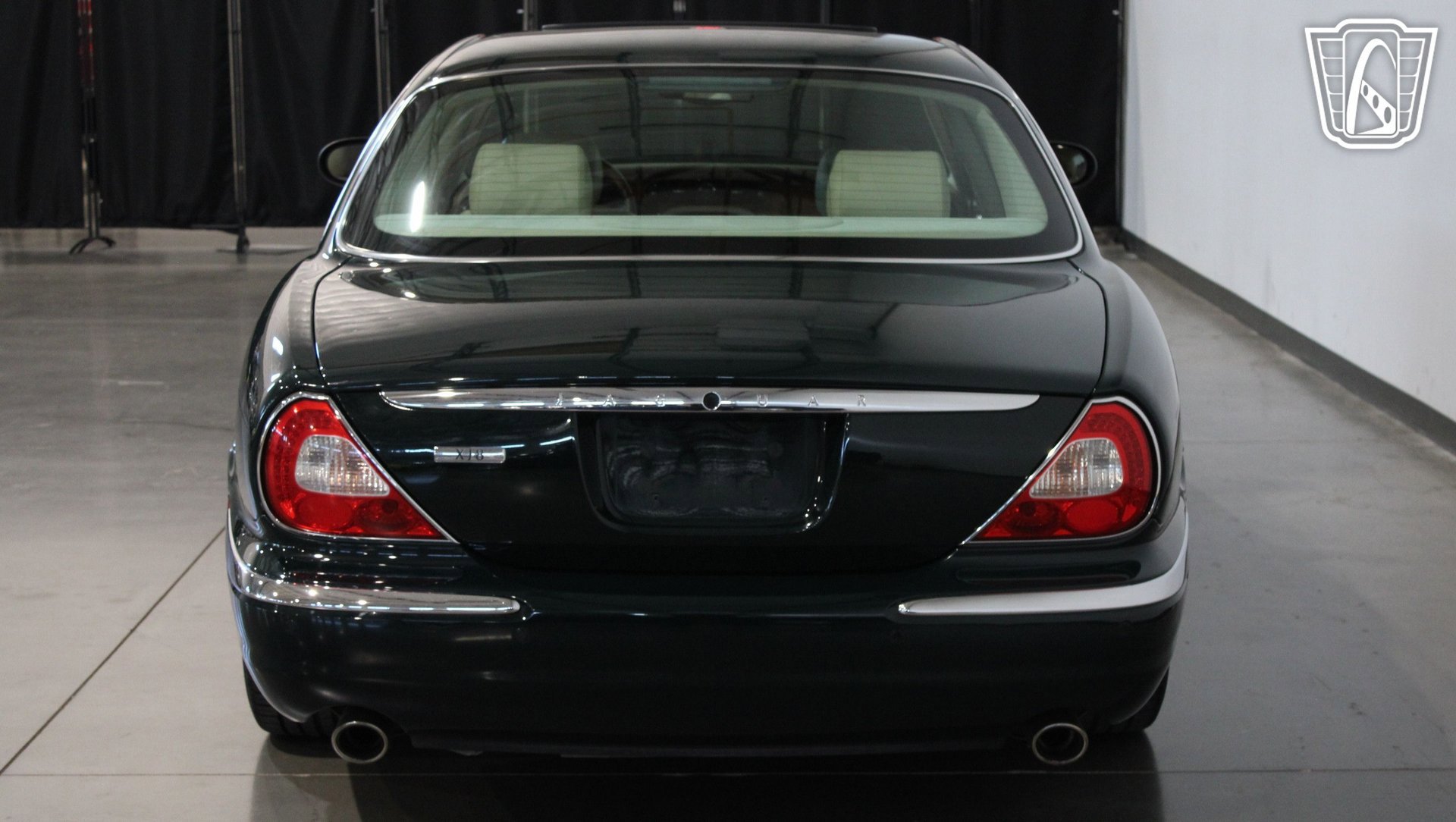 Used 2004 Jaguar XJ8 RWD image 25