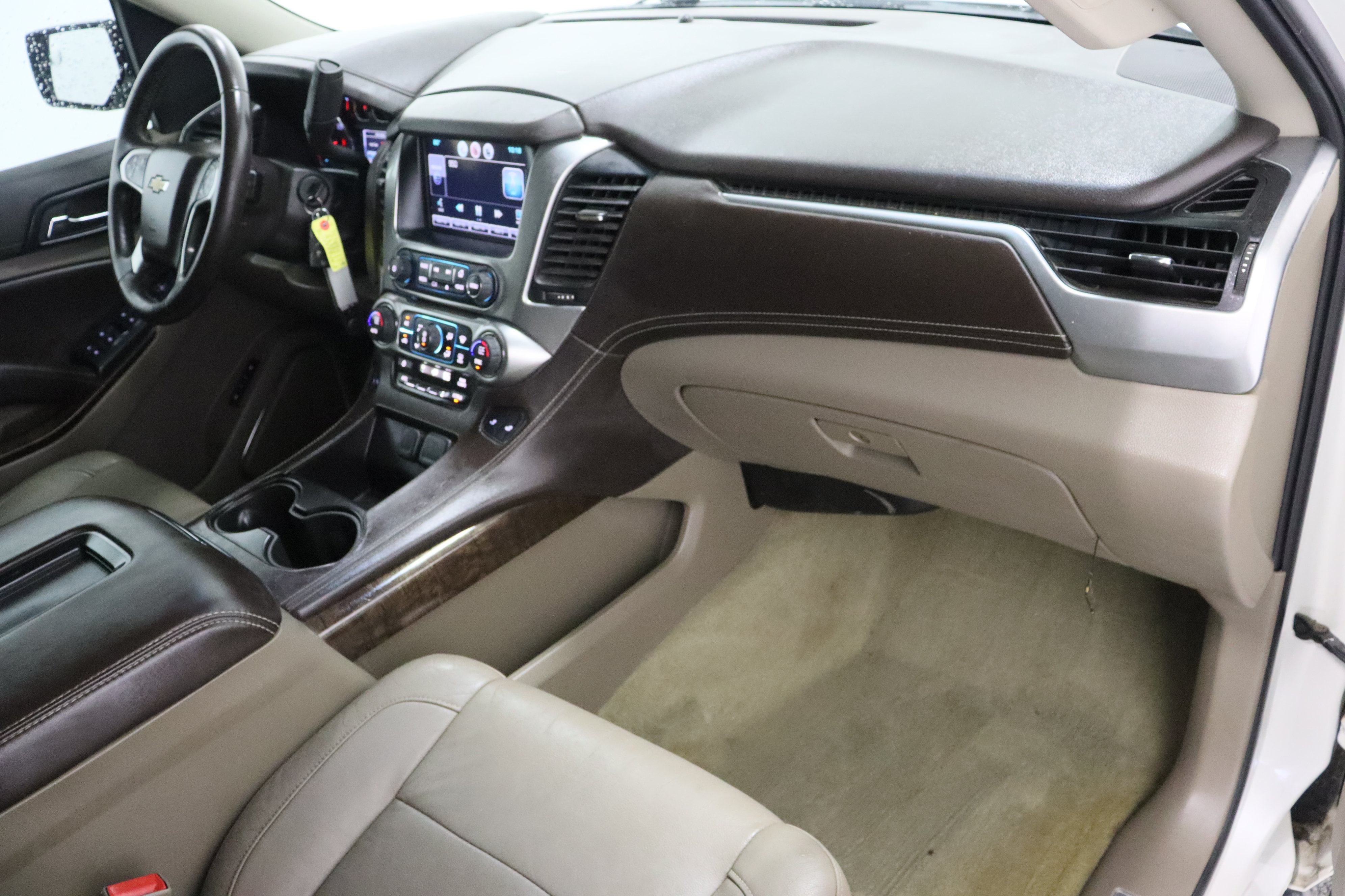Used 2015 Chevrolet Suburban LT RWD image 36