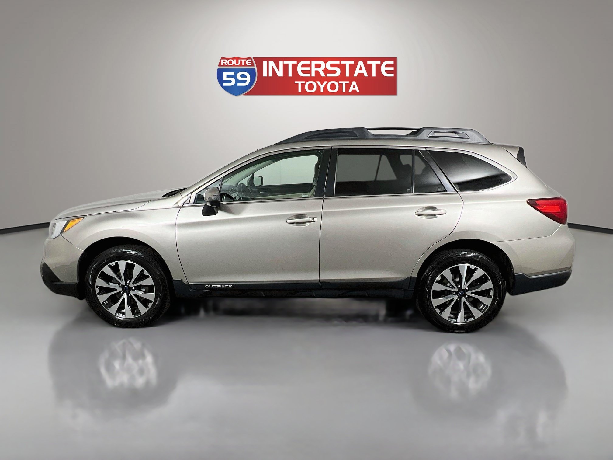 Used 2017 Subaru Outback 2.5i Limited AWD/4WD image 4