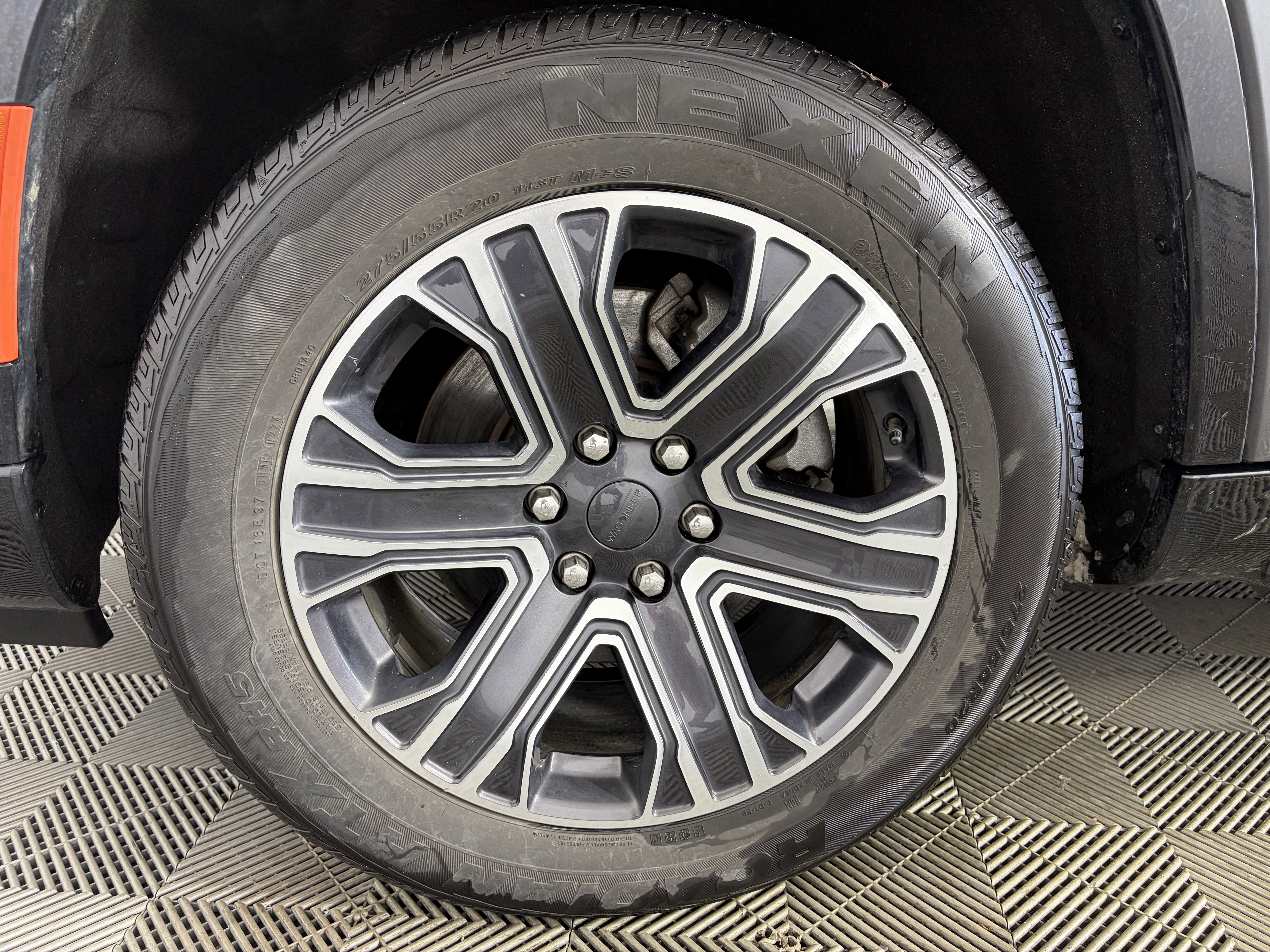 Used 2024 Jeep Wagoneer Series II image 13