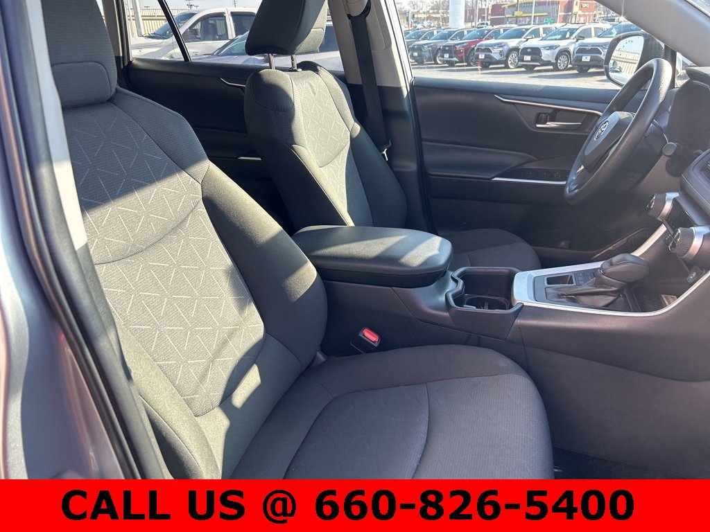 Used 2025 Toyota RAV4 XLE image 5